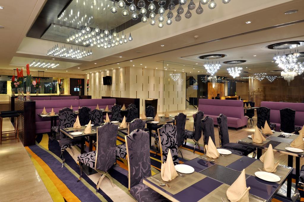 The Cove Hotel Panchkula Zewnętrze zdjęcie